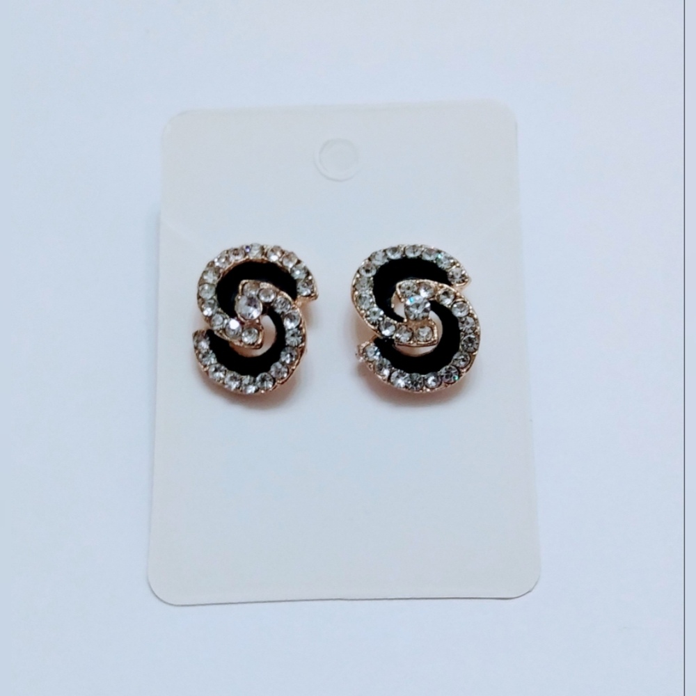 🌟3/$15 Black and Gold Spiral Rhinestone Earrings